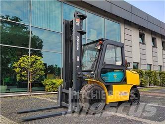 Komatsu FG40T-7 Газові навантажувачі