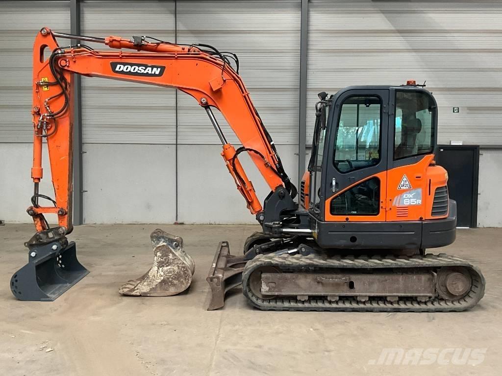 Doosan DX 85 R-3 Середні екскаватори 7т. - 12т.