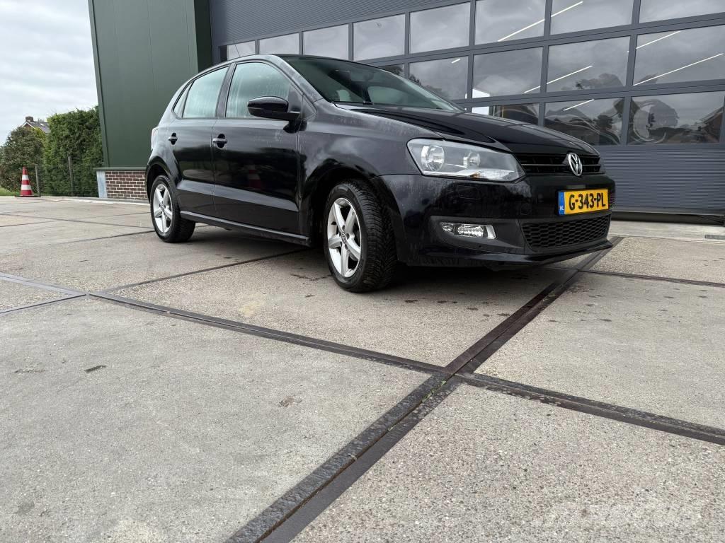 Volkswagen Polo Автомобілі