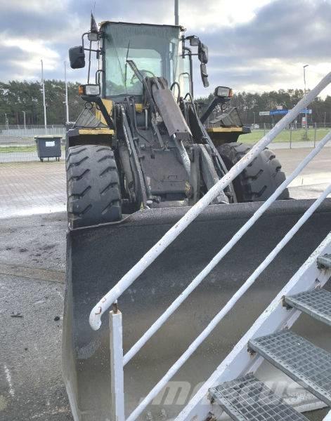 Komatsu WA 200 PT-5 Фронтальні навантажувачі