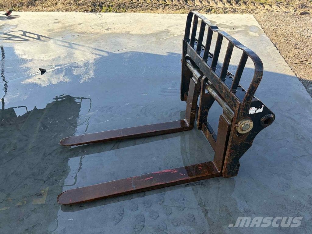 Manitou Pallegafler Телескопічні навантажувачі