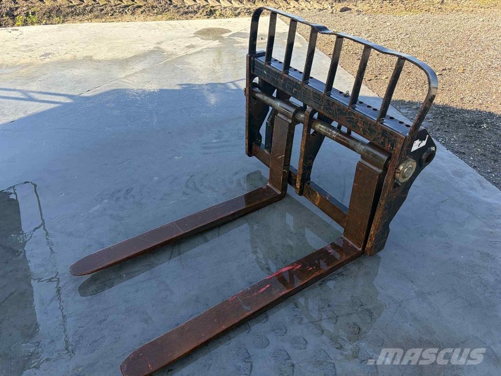 Manitou Pallegafler Телескопічні навантажувачі