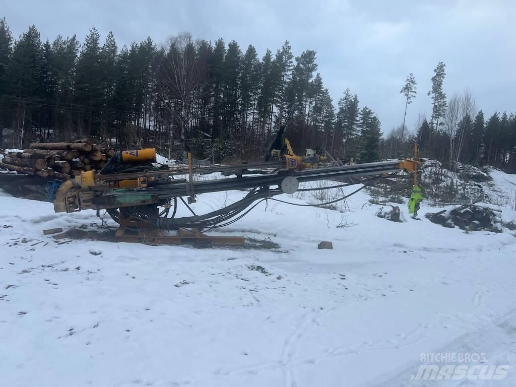 CAT 325 FL CR Свердлильні установки