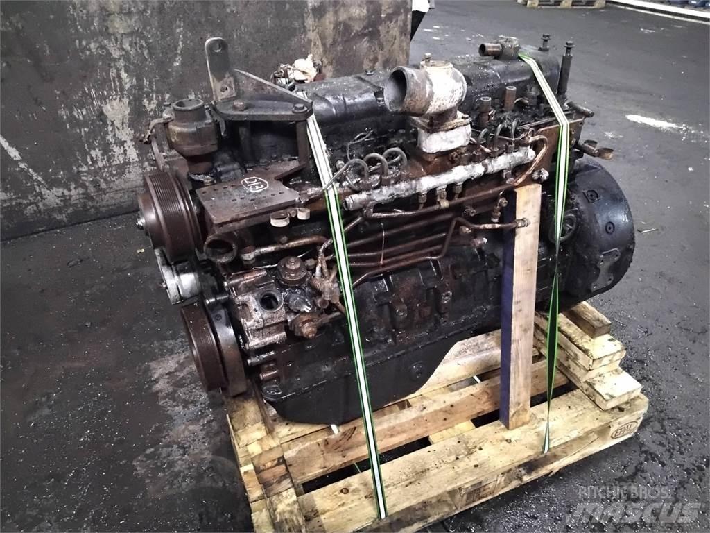 Sisu Komatsu 895 Двигуни