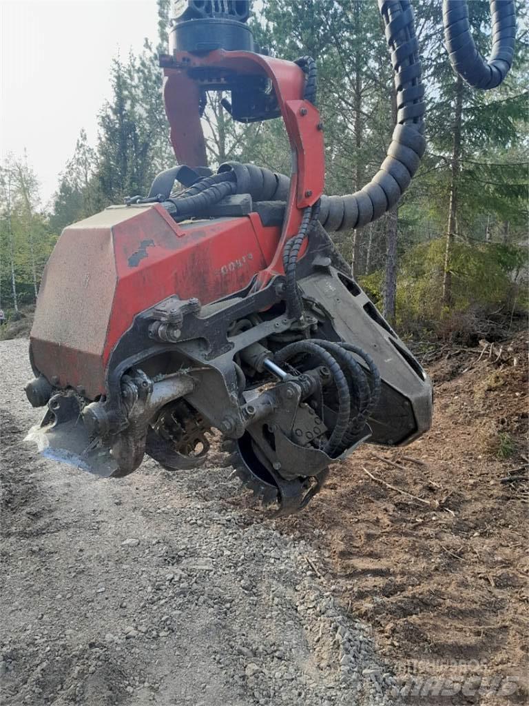Komatsu C93 Валочні головки