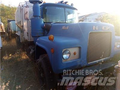 Mack R 600 Самоскиди
