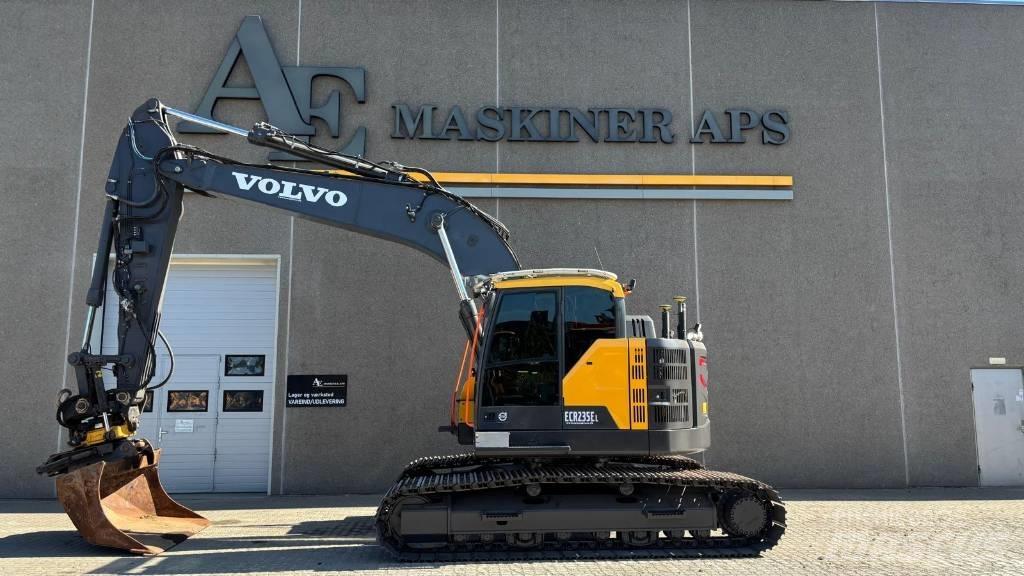 Volvo ECR 235 E Гусеничні екскаватори