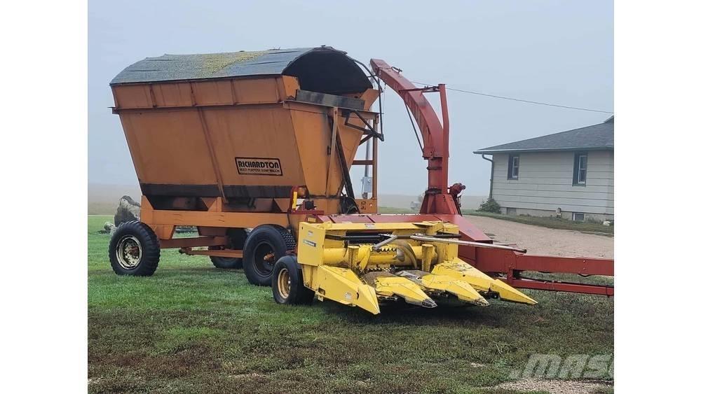 New Holland FP230 Фуражні комбайни