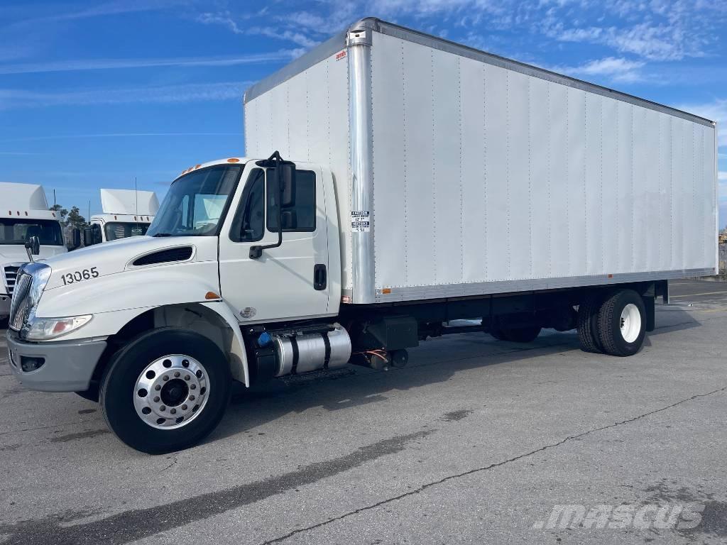 International 4300 Фургони