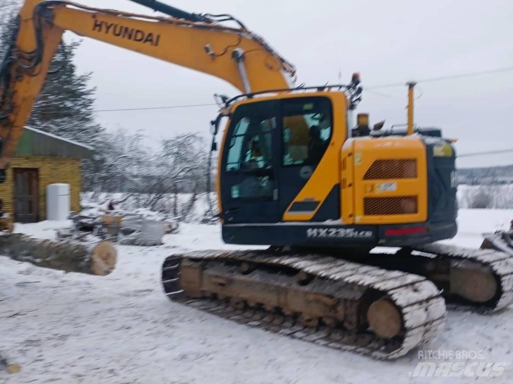 Hyundai HX 235 LCR Гусеничні екскаватори