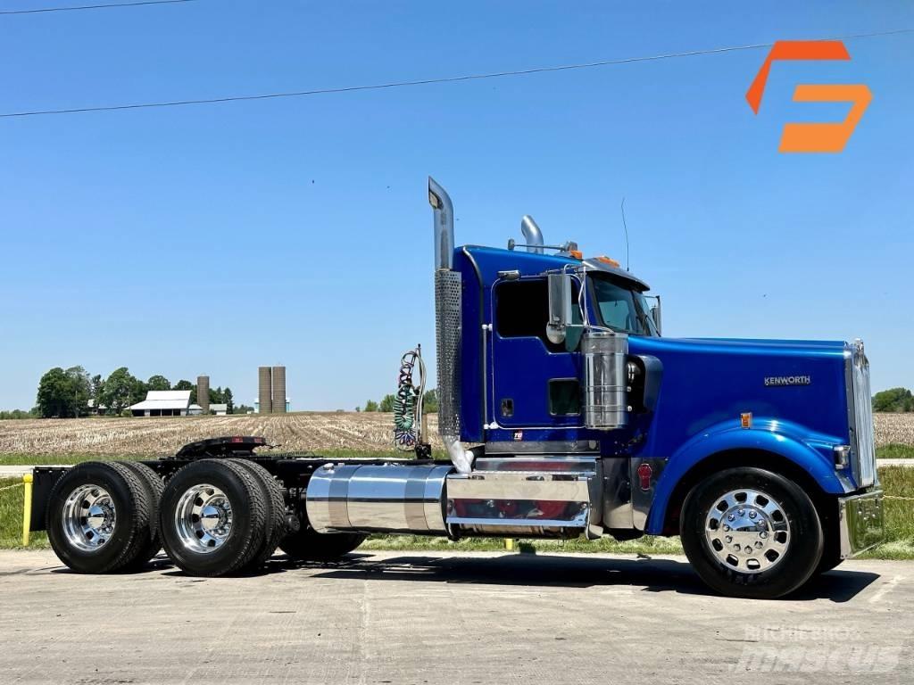 Kenworth W 900 Тягачі