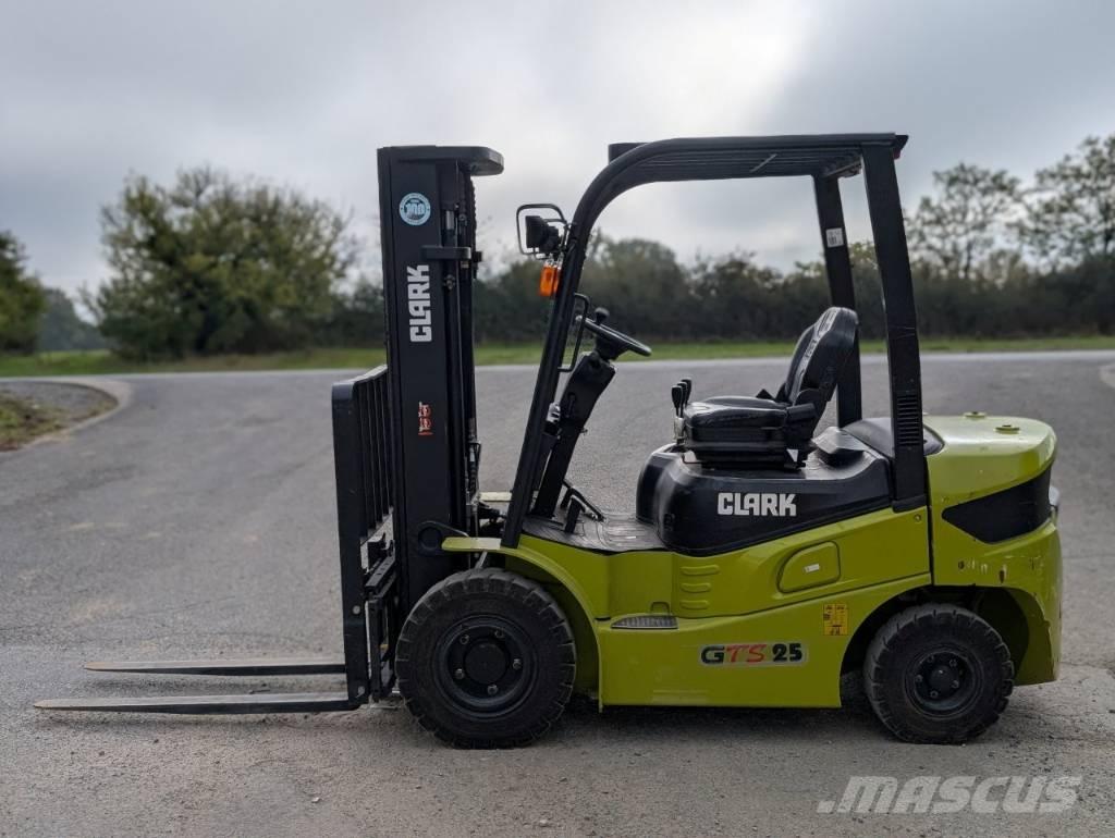 Clark GTS 25 D Дизельні навантажувачі