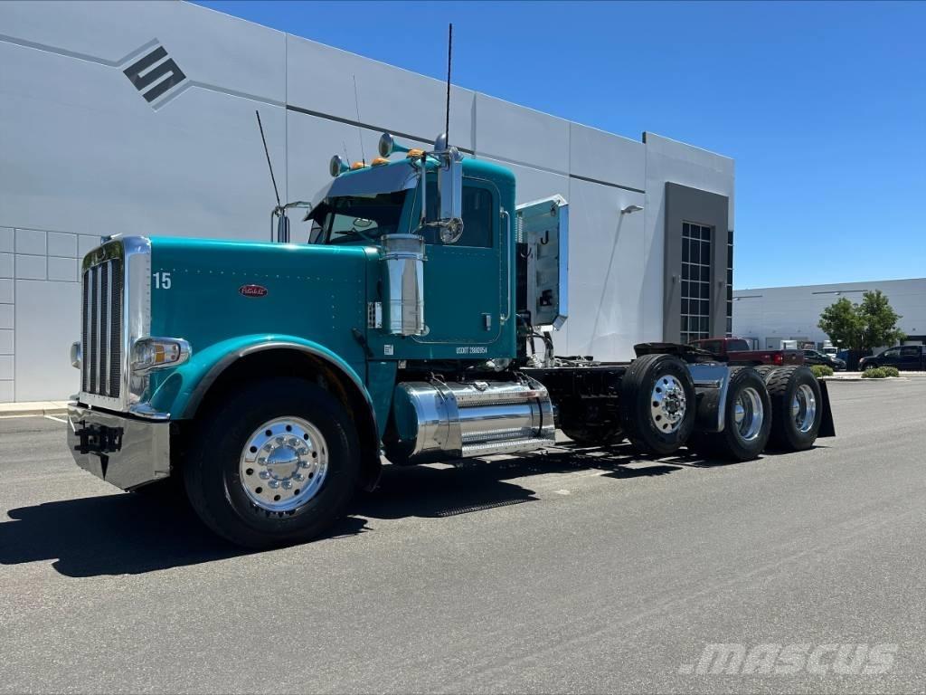 Peterbilt 388 Тягачі