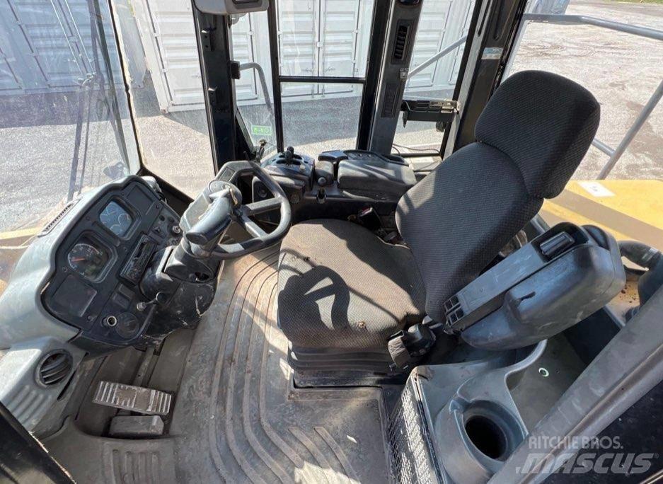 CAT 980G Фронтальні навантажувачі
