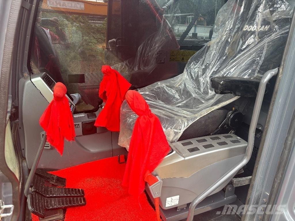 Doosan DX 225 LCA Гусеничні екскаватори