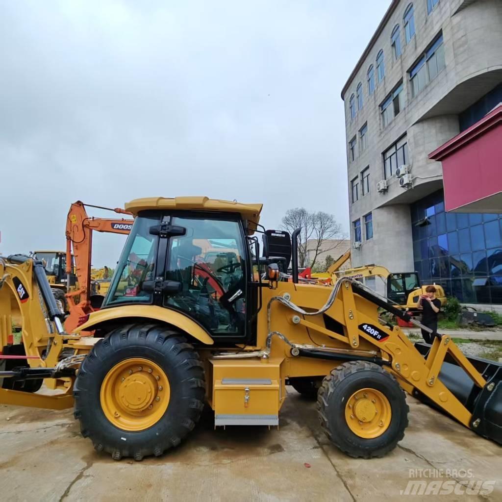 CAT 420 Екскаватори-навантажувачі