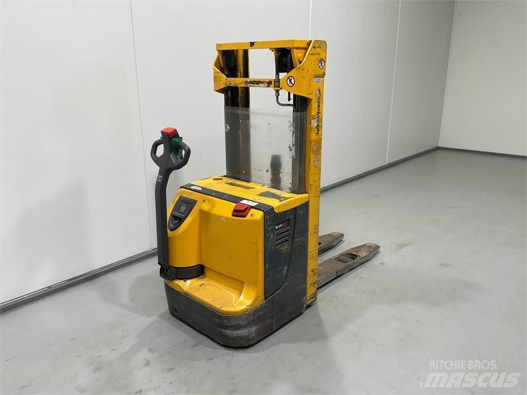 Jungheinrich EJC12 Самохідні електроштабелери