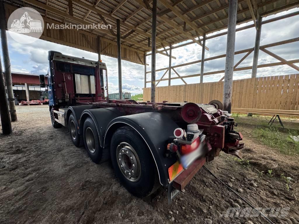 Volvo FH 16 550 Вантажівки з гаковим підйомом