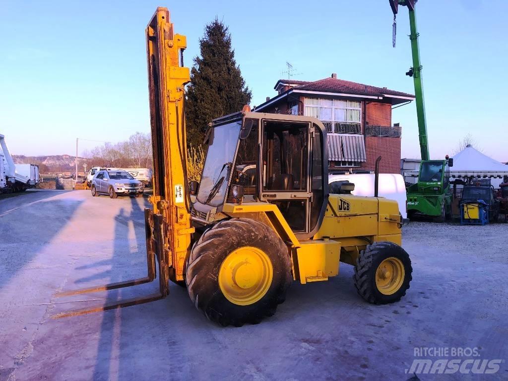 JCB 926B Телескопічні навантажувачі