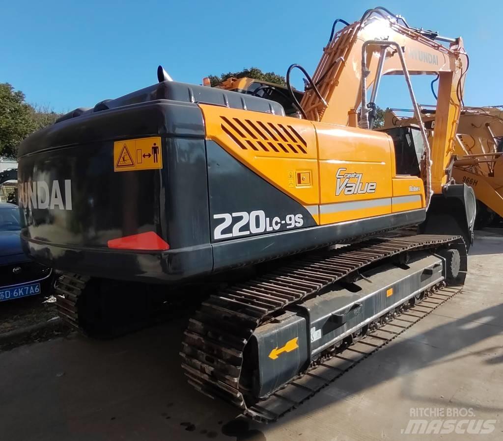 Hyundai 220LC-9S Гусеничні екскаватори