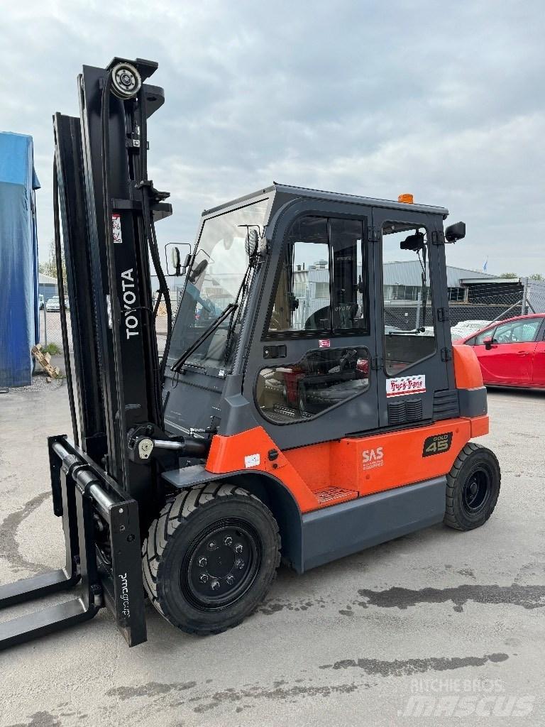 Toyota 7FBMF45 Електронавантажувачі