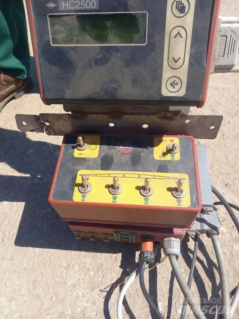 Hardi Commander 4200 Причіпні обприскувачі