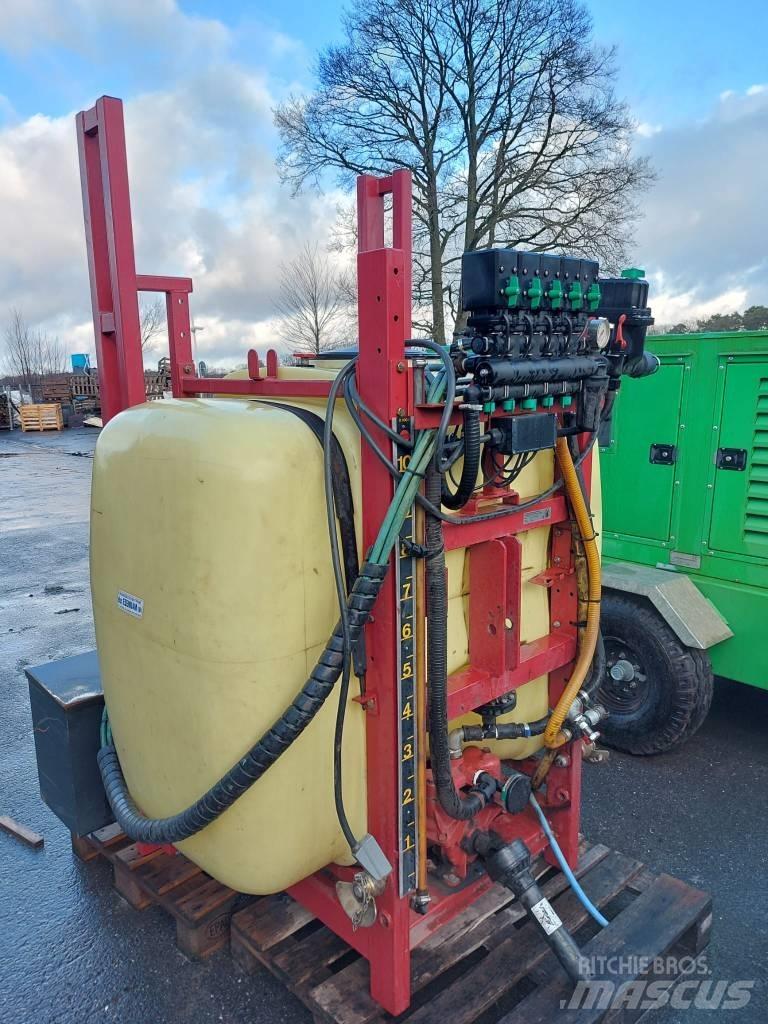 Hardi 1000 liter Навісні обприскувачі