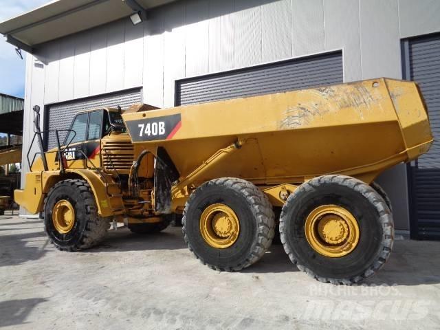 CAT 740 Зчленовані самоскиди