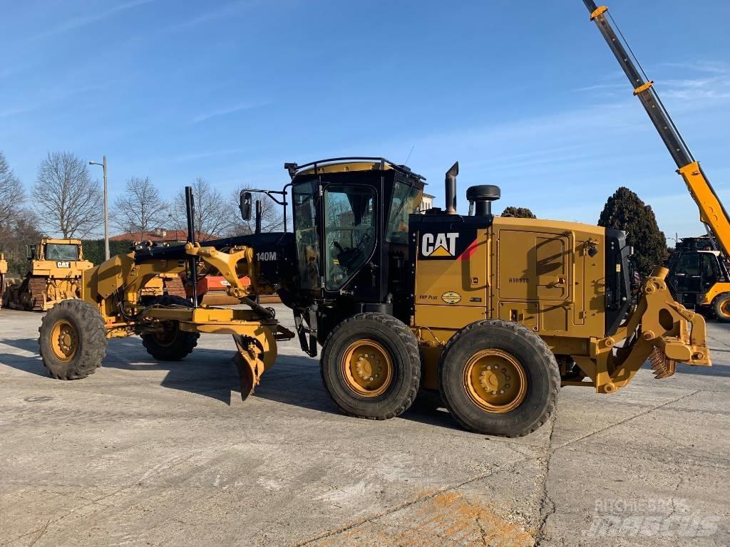 CAT 140 M 2 Грейдери
