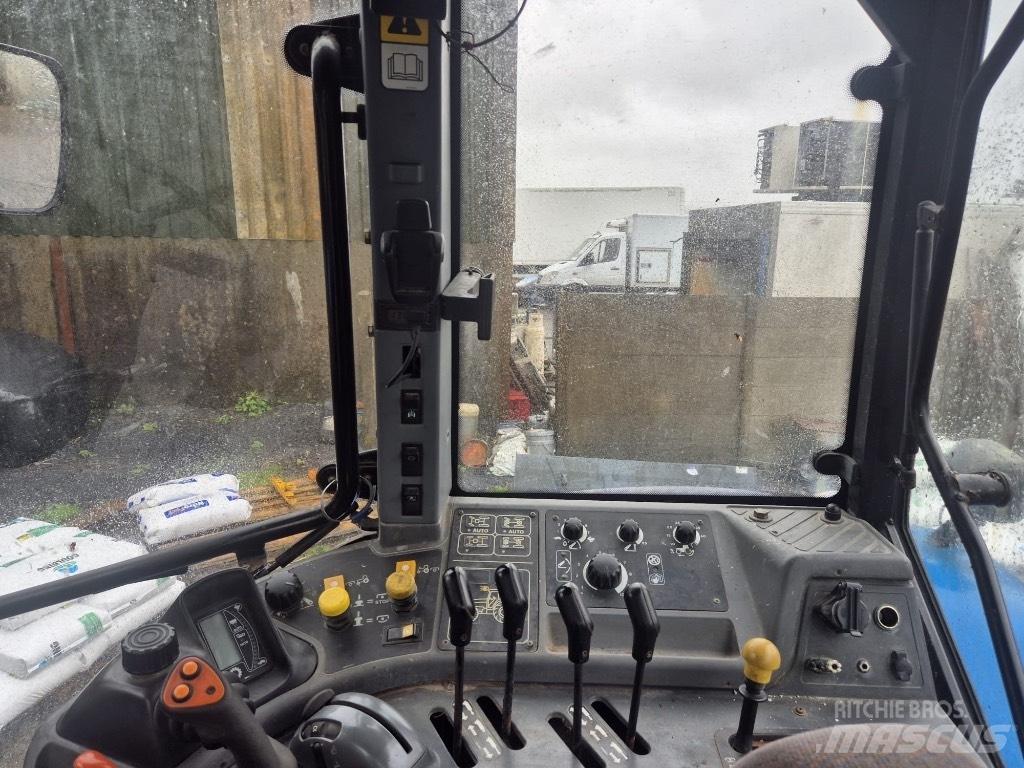 New Holland TM 165 Трактори
