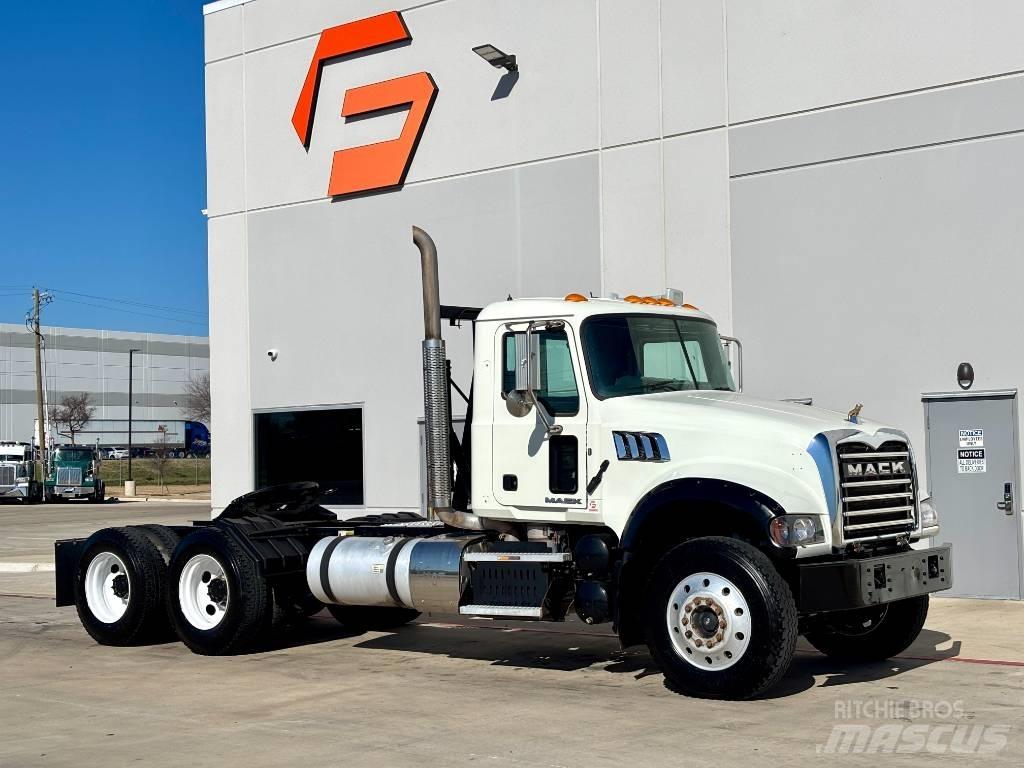 Mack Granite Тягачі