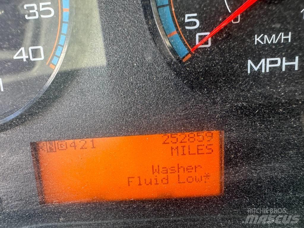 International 4300 Фургони