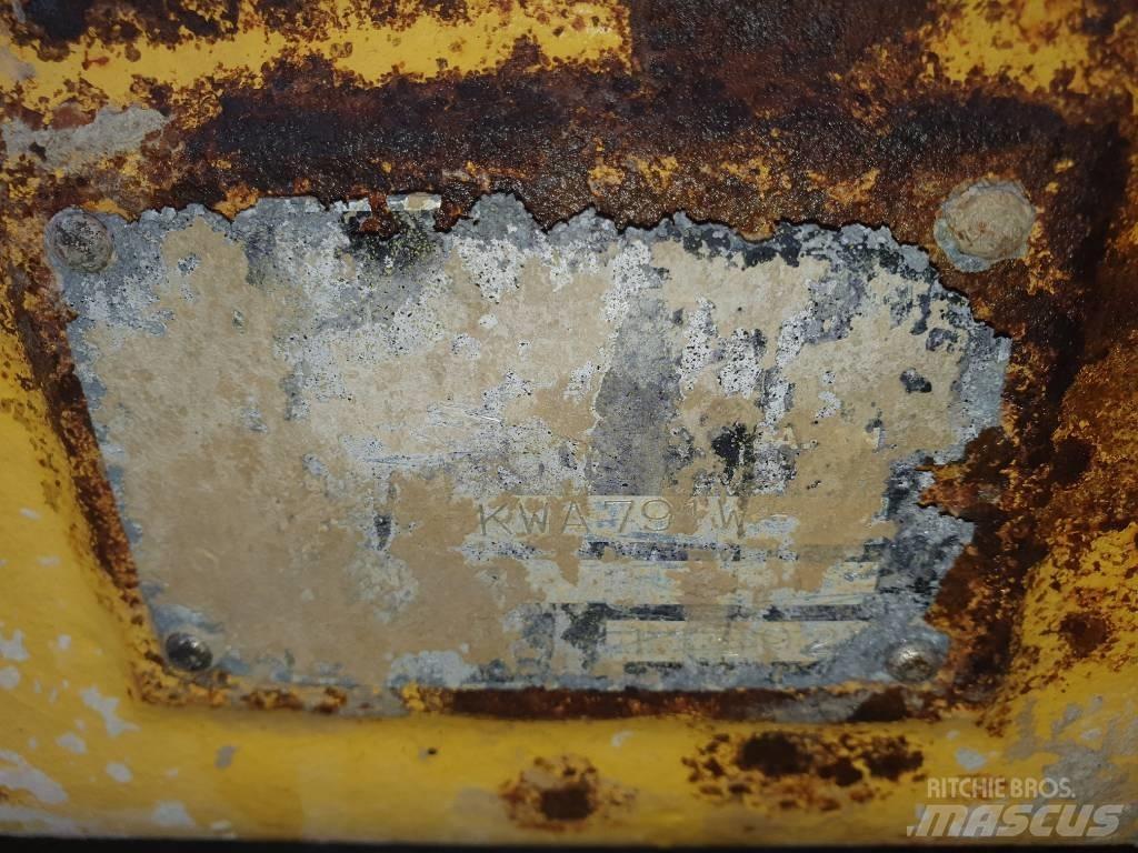 Komatsu WA180.3 Осі