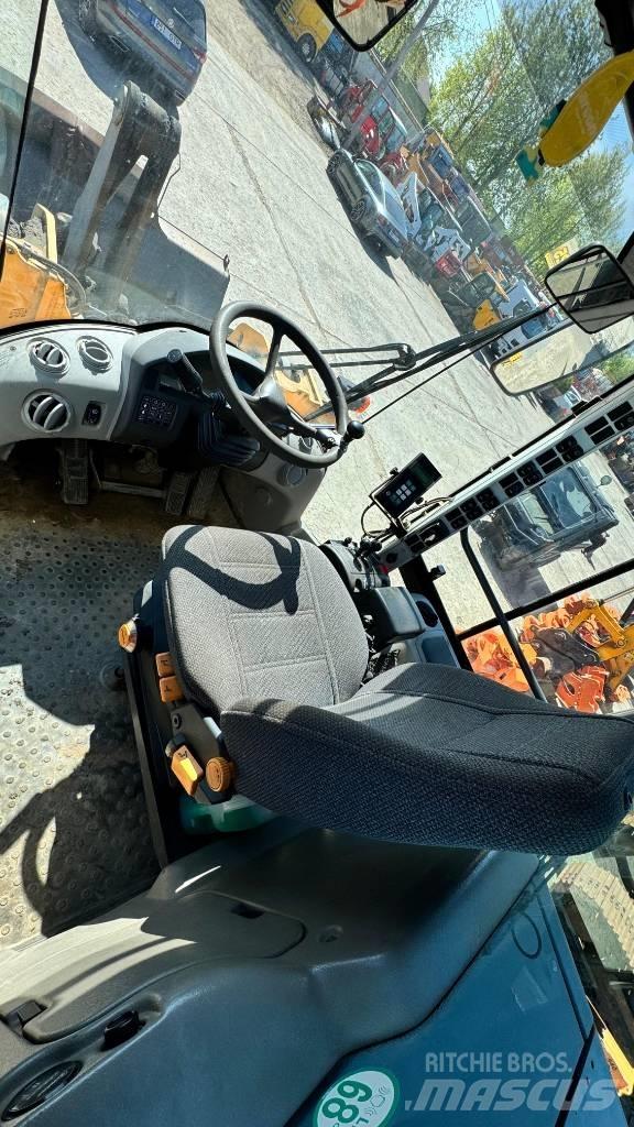 Volvo L 90 F Фронтальні навантажувачі