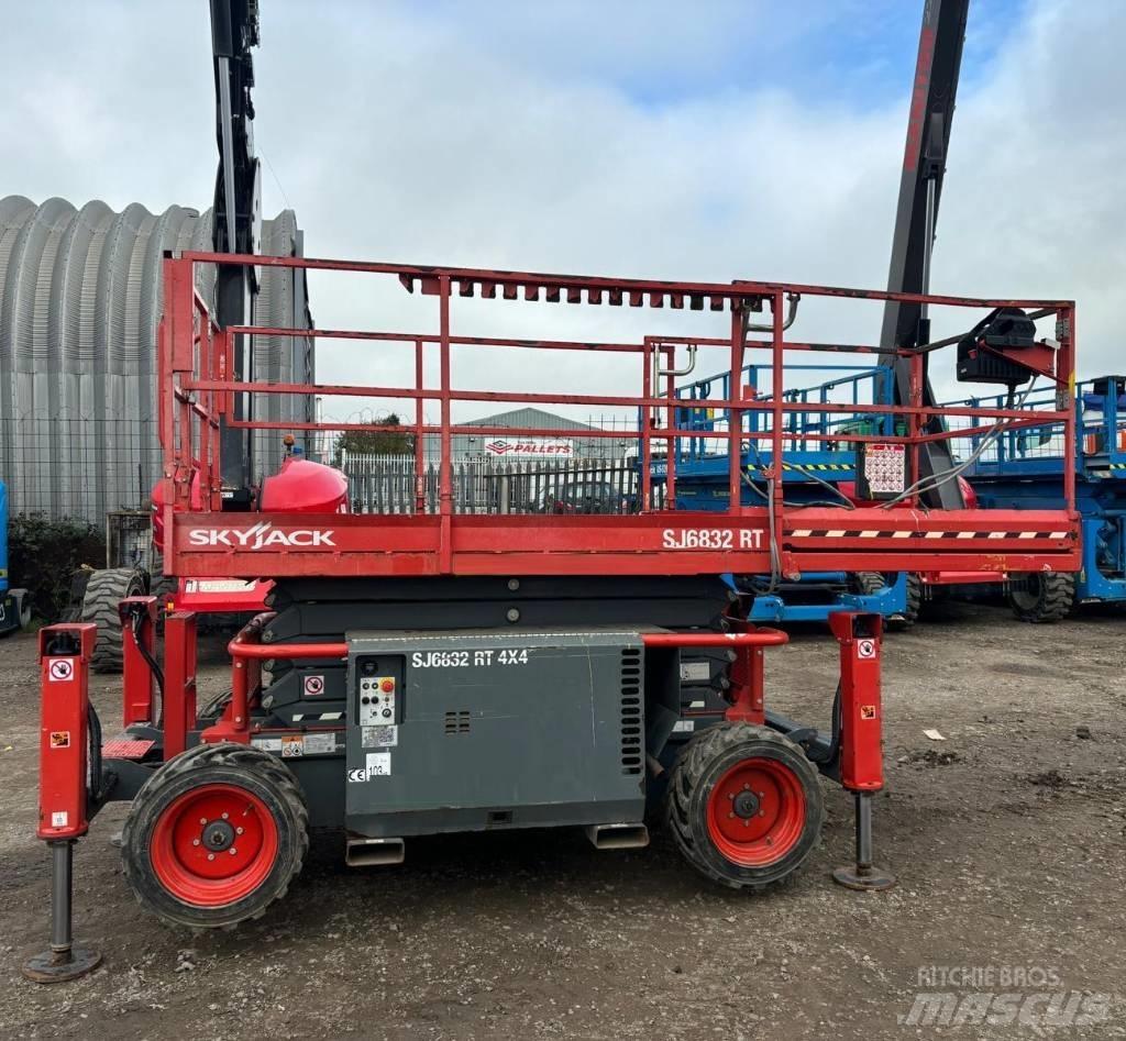 SkyJack SJ 6832 RT Підйомники-ножиці