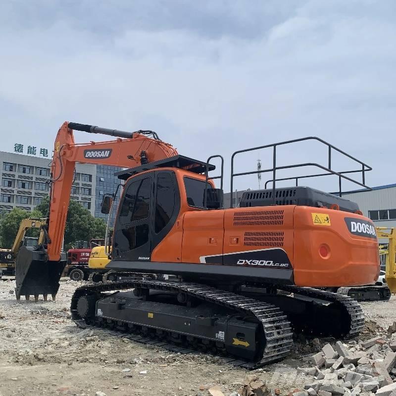 Doosan DX 300 Гусеничні екскаватори