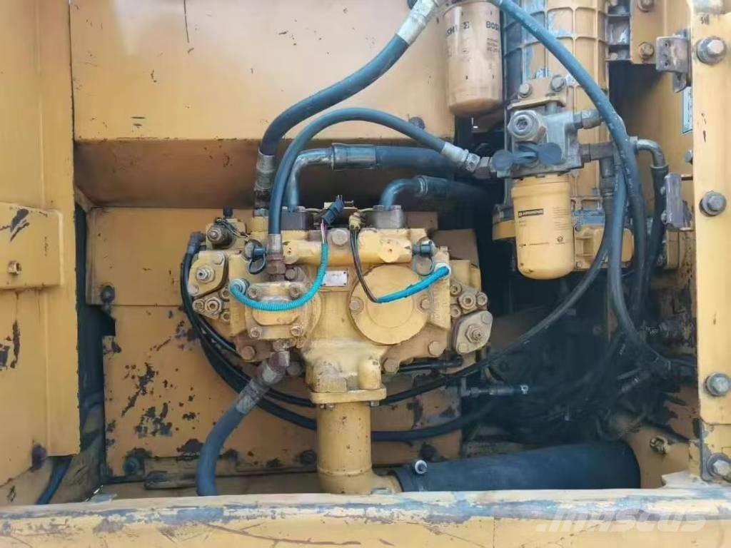 CAT 320 D L Гусеничні екскаватори