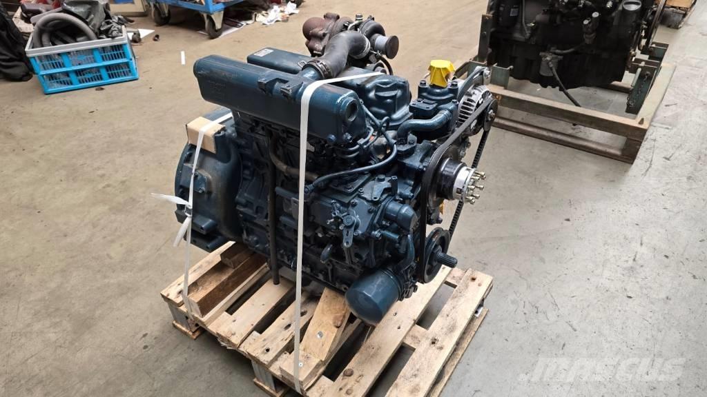 Kubota V2403-T Двигуни