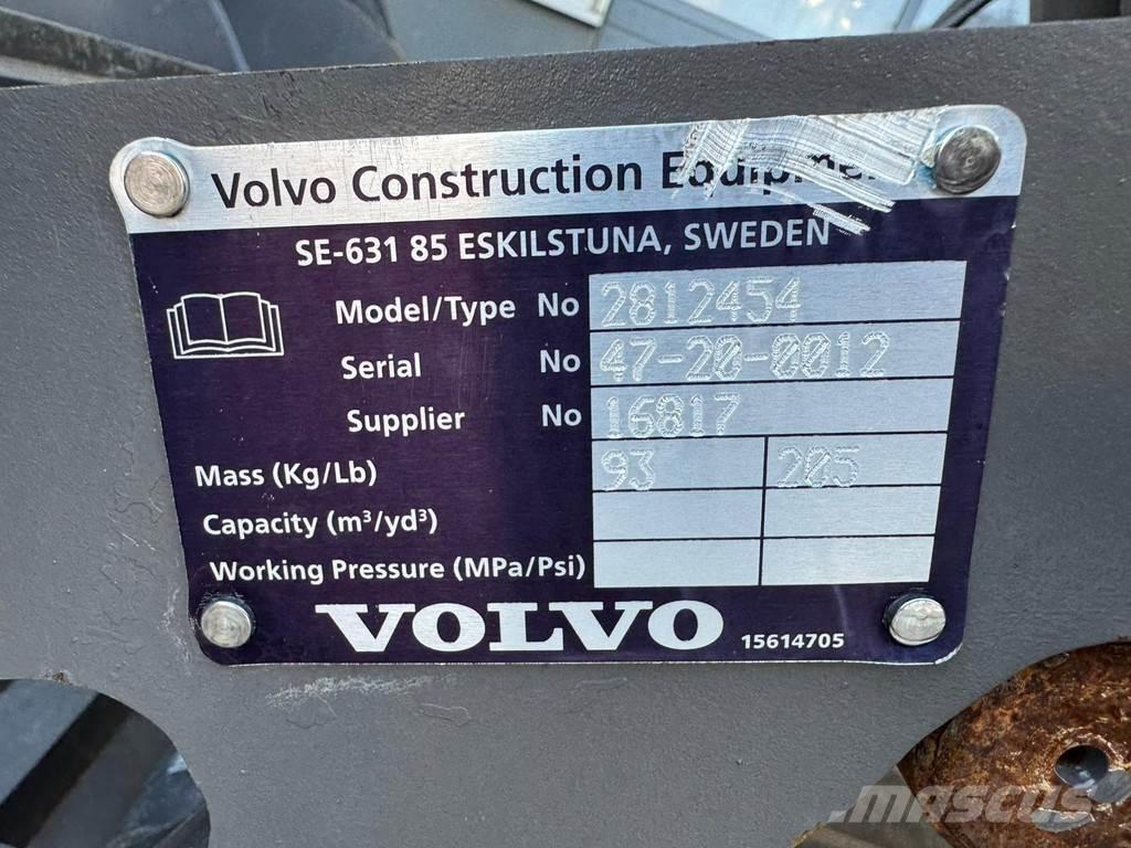 Volvo L30G Фронтальні навантажувачі