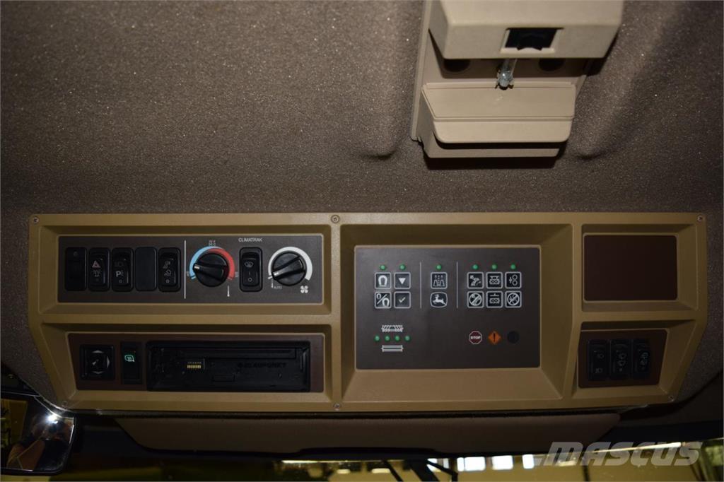 John Deere 7400 Кормозбиральні комбайни