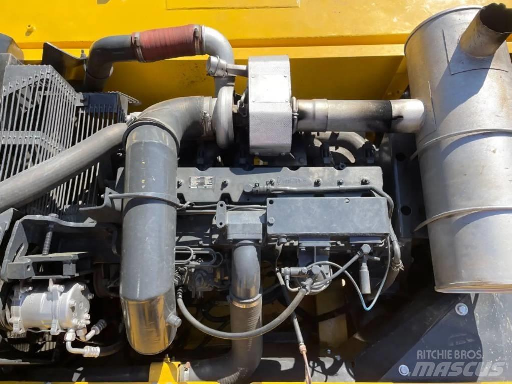 Komatsu PC300-7 Гусеничні екскаватори