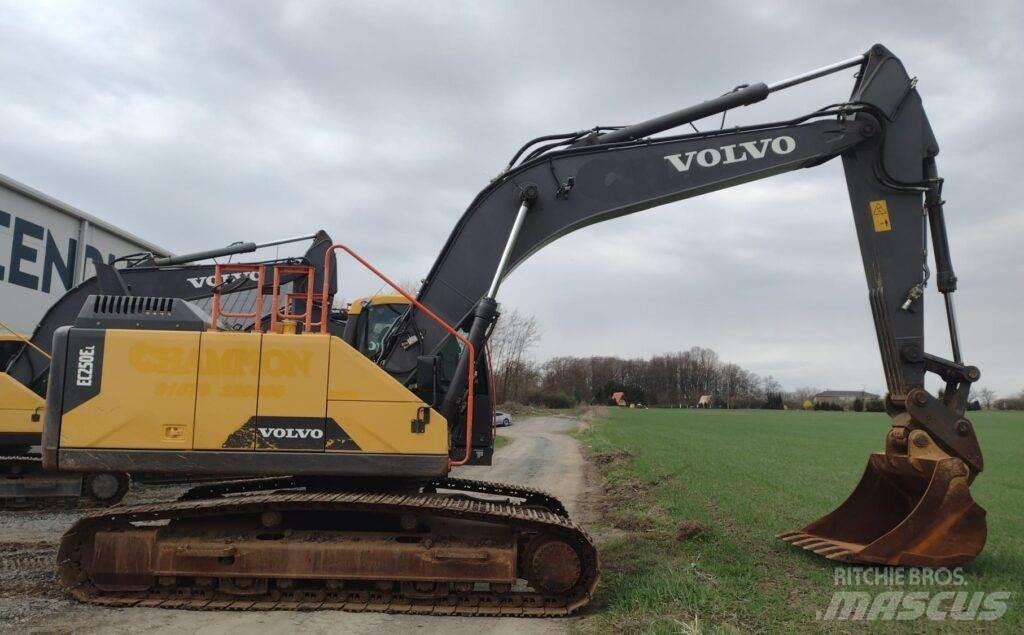 Volvo EC250EL Гусеничні екскаватори