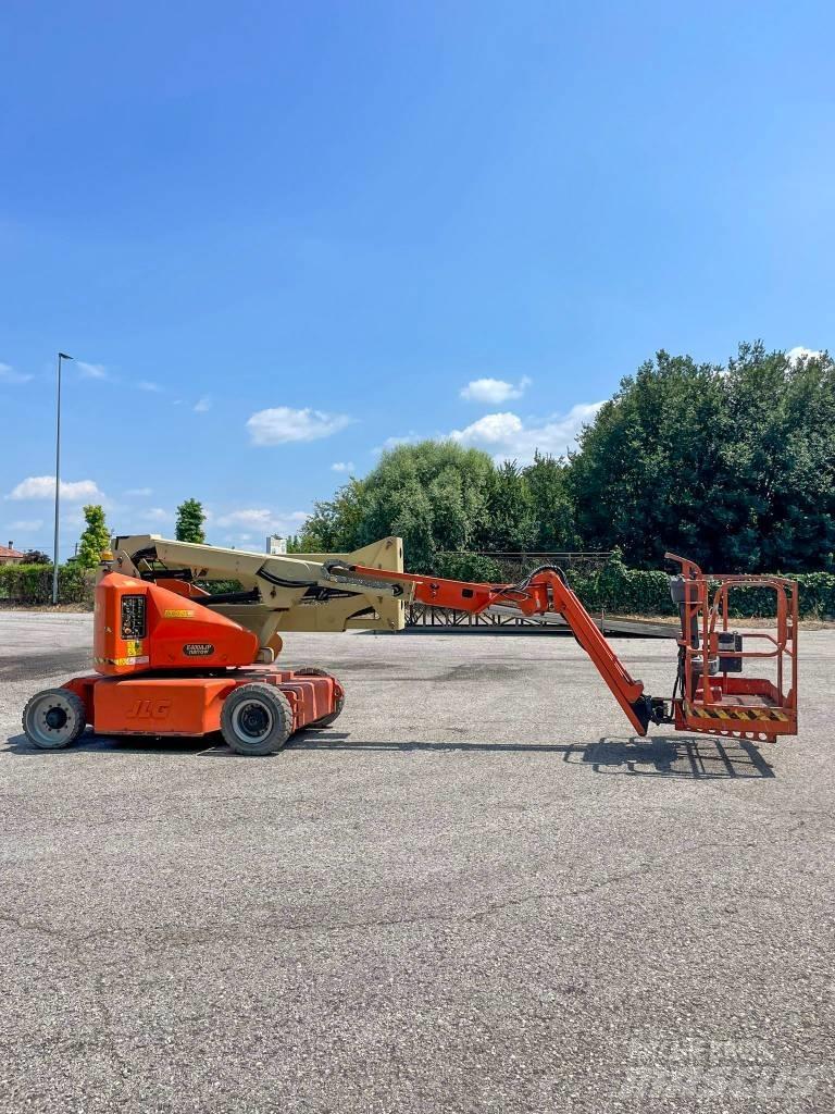 JLG E 400 AJP Колінчаті підйомники