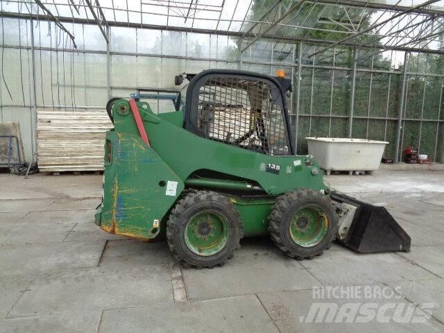 JCB 135 R Міні-навантажувачі