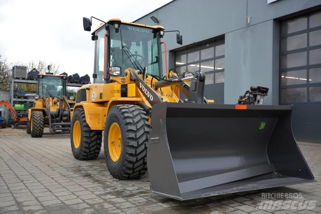 Volvo L 30 H Фронтальні навантажувачі