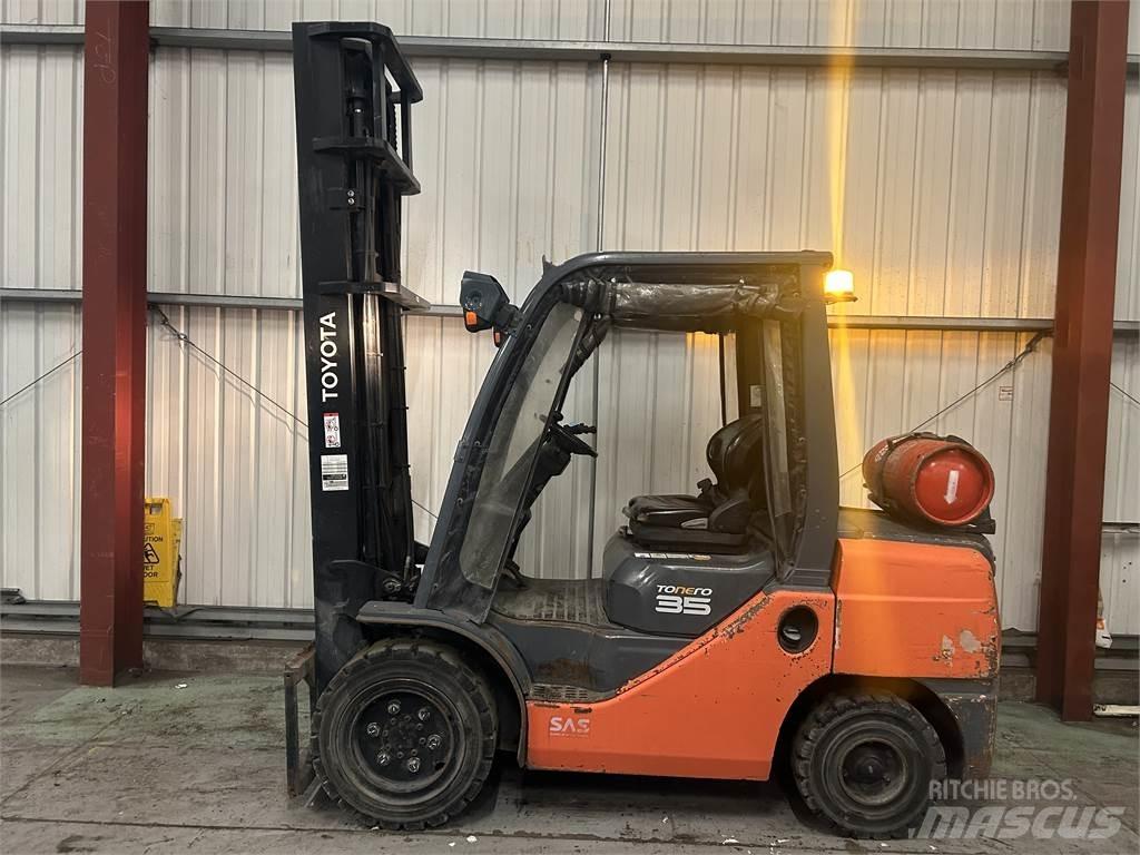 Toyota 02-8FGJF35 Газові навантажувачі