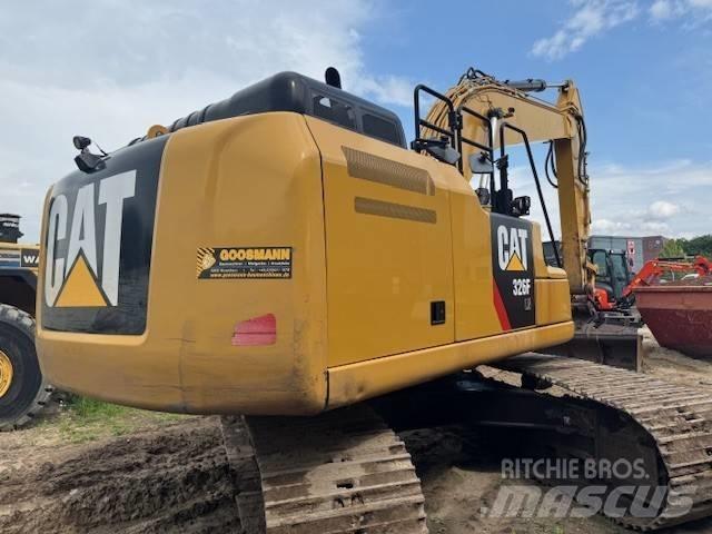 CAT 326 F L Гусеничні екскаватори