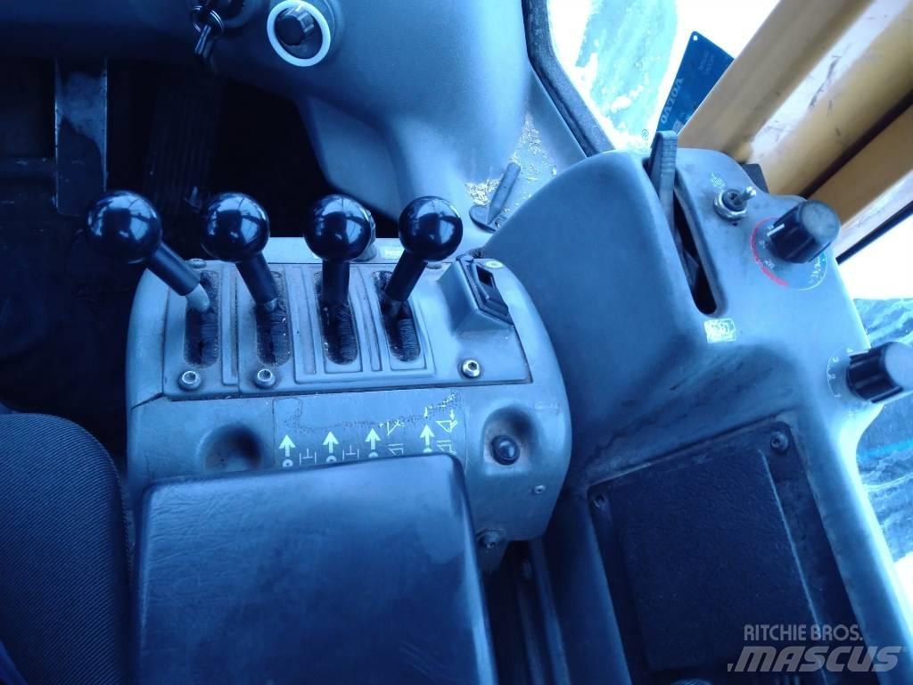 Volvo L 90 E Фронтальні навантажувачі