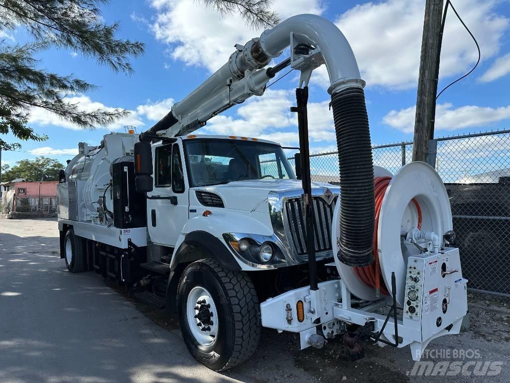 International 7400 Комбі/Вакуумні вантажівки