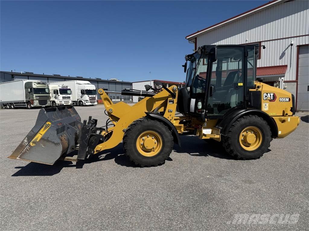 CAT 906M Фронтальні навантажувачі